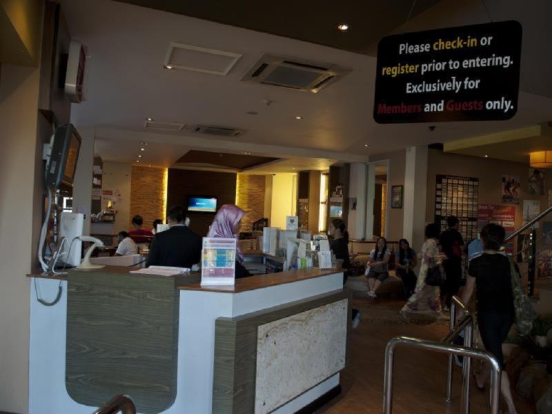 Palm Garden Hotel Brunei Бандар-Сери-Бегаван Экстерьер фото