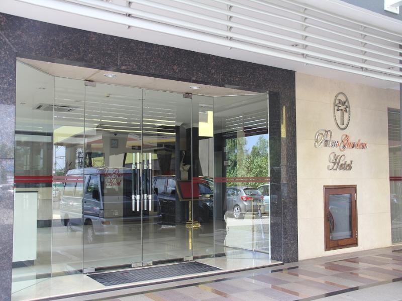 Palm Garden Hotel Brunei Бандар-Сери-Бегаван Экстерьер фото