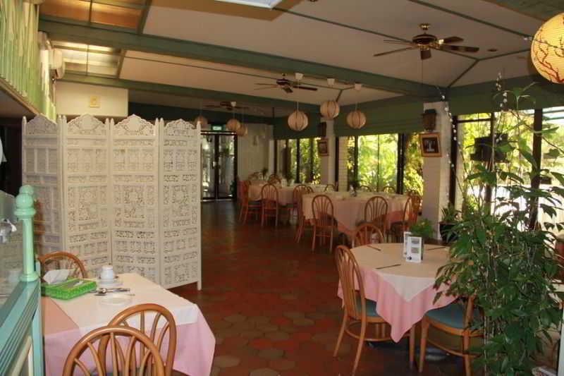 Palm Garden Hotel Brunei Бандар-Сери-Бегаван Экстерьер фото