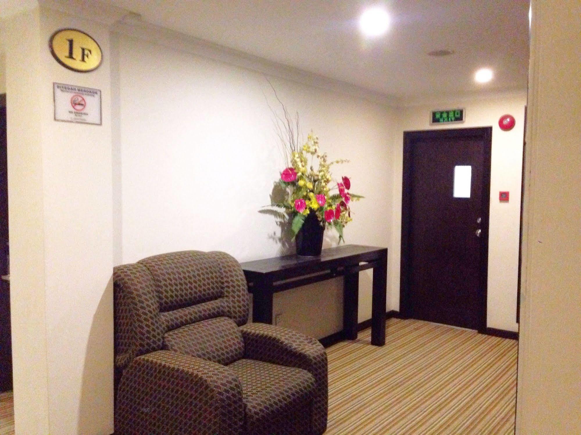 Palm Garden Hotel Brunei Бандар-Сери-Бегаван Экстерьер фото